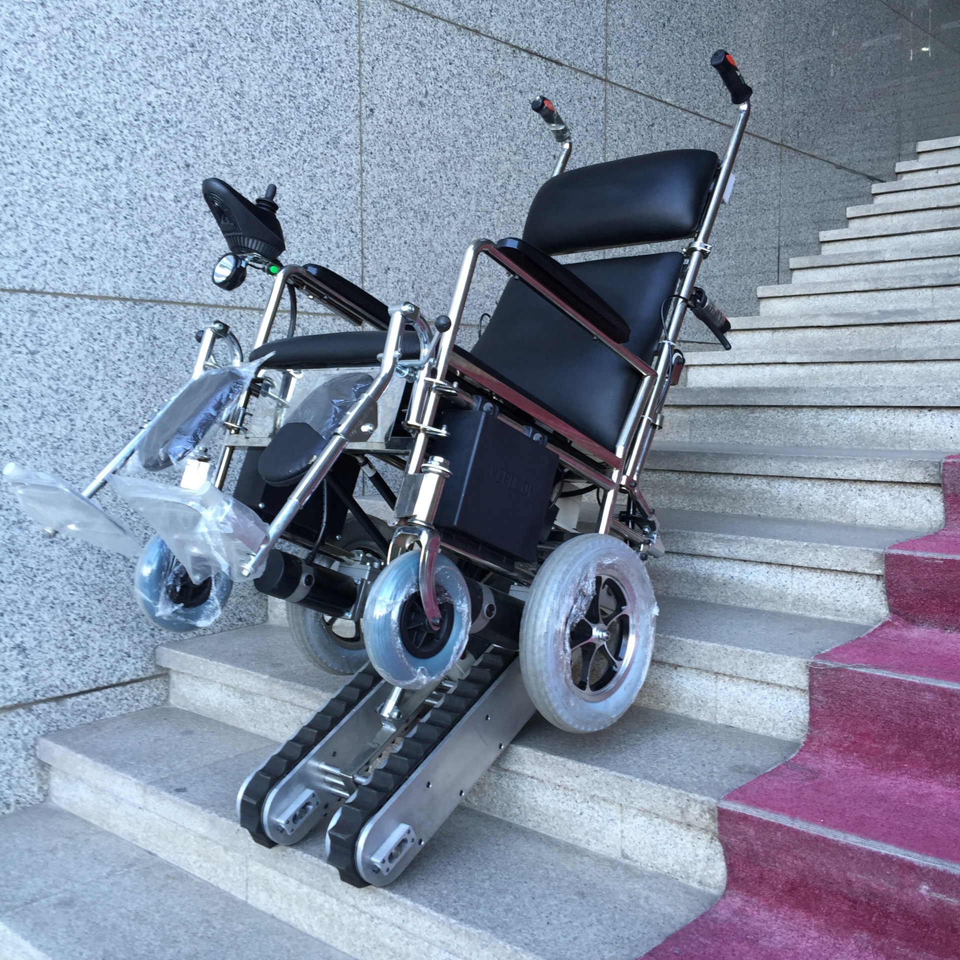 簡易升降貨梯多少錢_綿陽小型簡易升降貨梯速度如何_小型升降梯子
